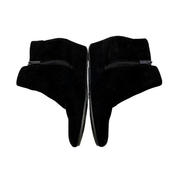 Kenneth Cole Reaction Booties Womens Size 8.5 Tip Plain Wedge Black Ankle Boots - Picture 2 of 9